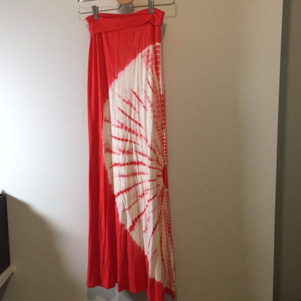 Peach/coral starburst maxi skirt